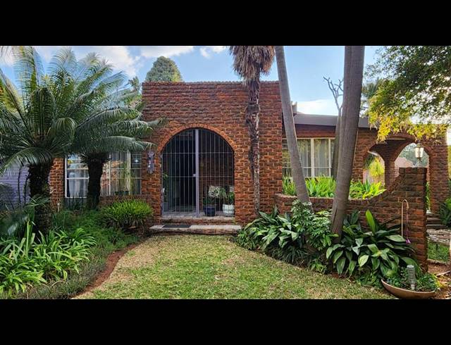 4 BEDROOM HOUSE FOR SALE IN KARENPARK